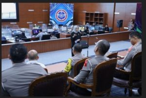 Pantau Kesiapan Polri Tangani Arus Mudik 2025, Menteri PANRB Beri Apresiasi Positif