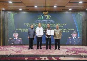 Perkuat Penegakkan Hukum, Kejaksaan Agung dan Ditjen AHU Tanda Tangan Perjanjian Kerja Sama