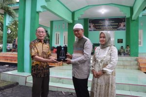 Pangdam XV/Pattimura Berikan Santunan Anak Yatim dalam Safari Ramadhan di Halmahera Utara