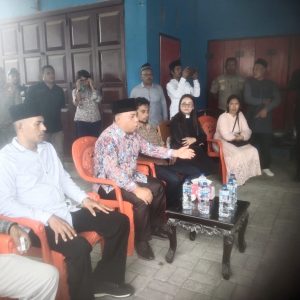Gelar Pertemuan Singkat, Bupati Halut, Piet Hein Babua Ajak Para Tokoh Agama dan Tokoh Masyarakat Desa Kira dan Duma Jaga Keamanan Bersama