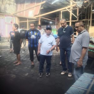 Tinjau Pembersihan Lokasi Kebakaran Pasar Rawajaya, Bupati Halut, Piet Hein Babua Tegaskan Ini