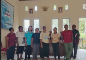 Kecewa Karena Dipecat Tak Sesuai Prosedur, Sejumlah Staf Desa Sambiki Baru Gelar Aksi dan Palang Kantor Desa